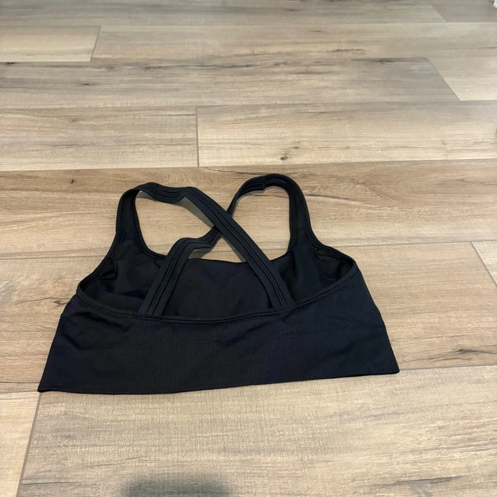 Athleta ribbed Strappy‎ back sports bra black size medium - Picture 2 of 6